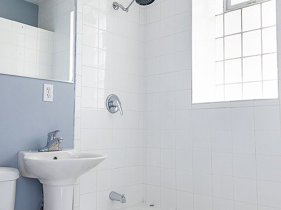 2nd image of 3445 N Oakley Ave #1