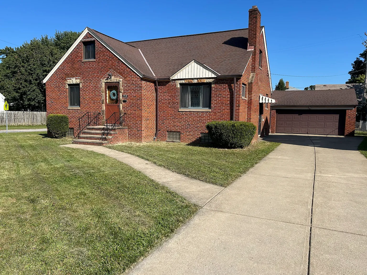 3 bed, 1853 sqft, $2,195 — Photo 2