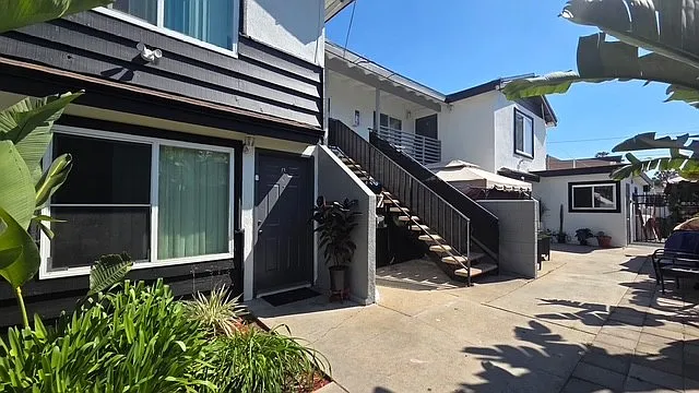 1009 Valencia St #D7 — Photo 8