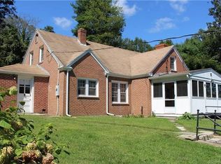 879 Warrenville Rd, Mansfield, CT 06250