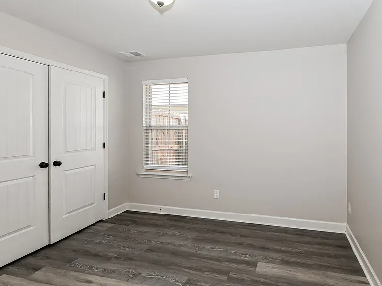 1405 Switzer Cv — Photo 14