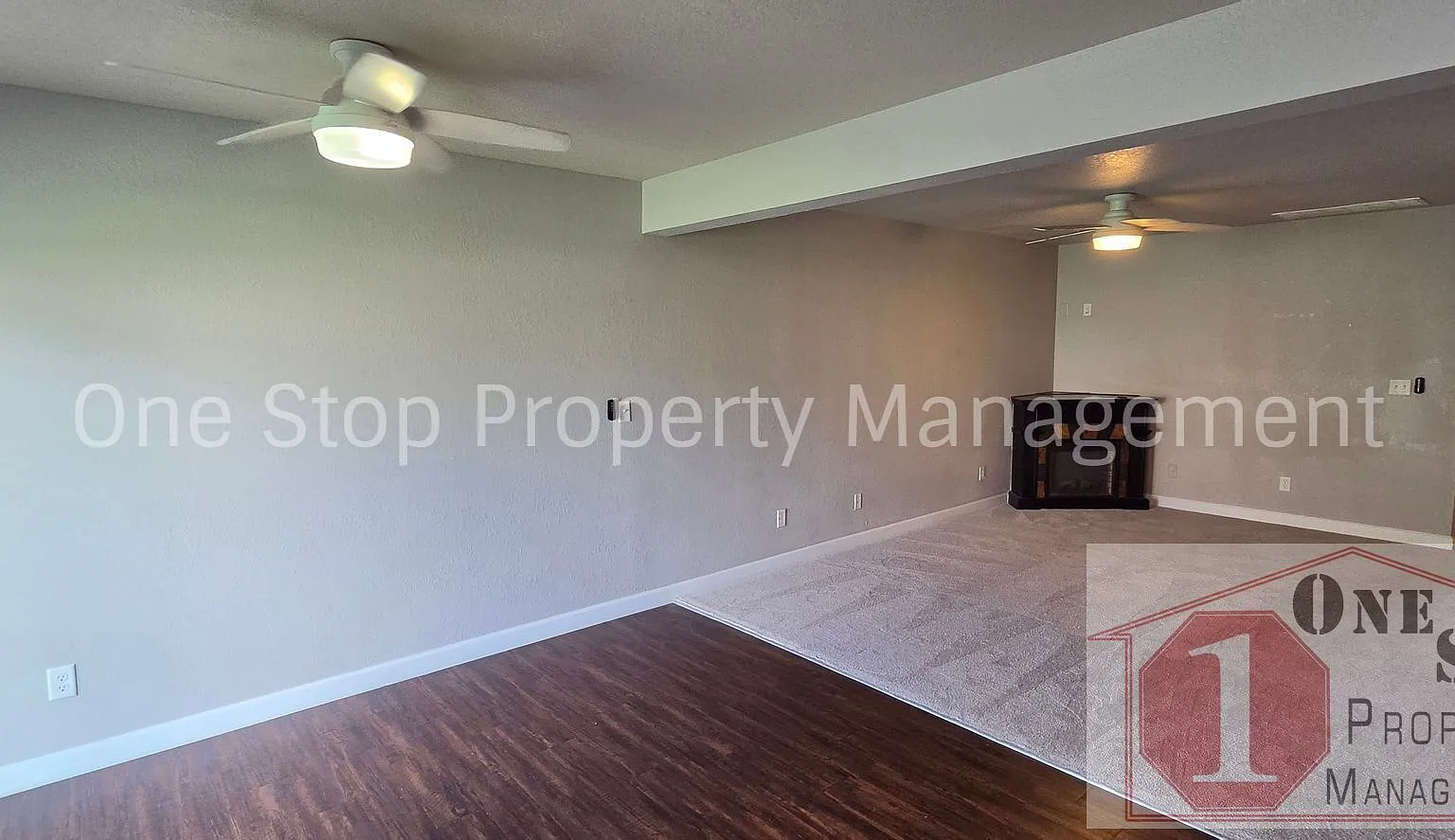 Charming 2 Bedroom / 2.5 Bathroom Townhome in Raymore!! — Photo 4