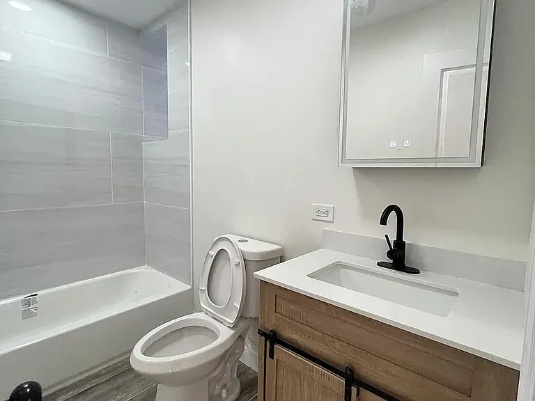 174 E 54th St #1 — Photo 12