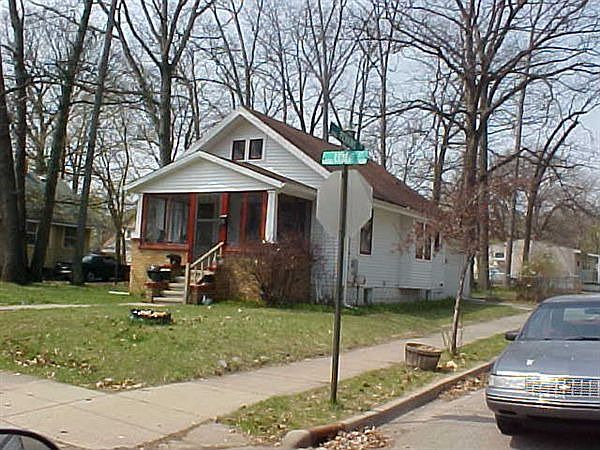 1200
