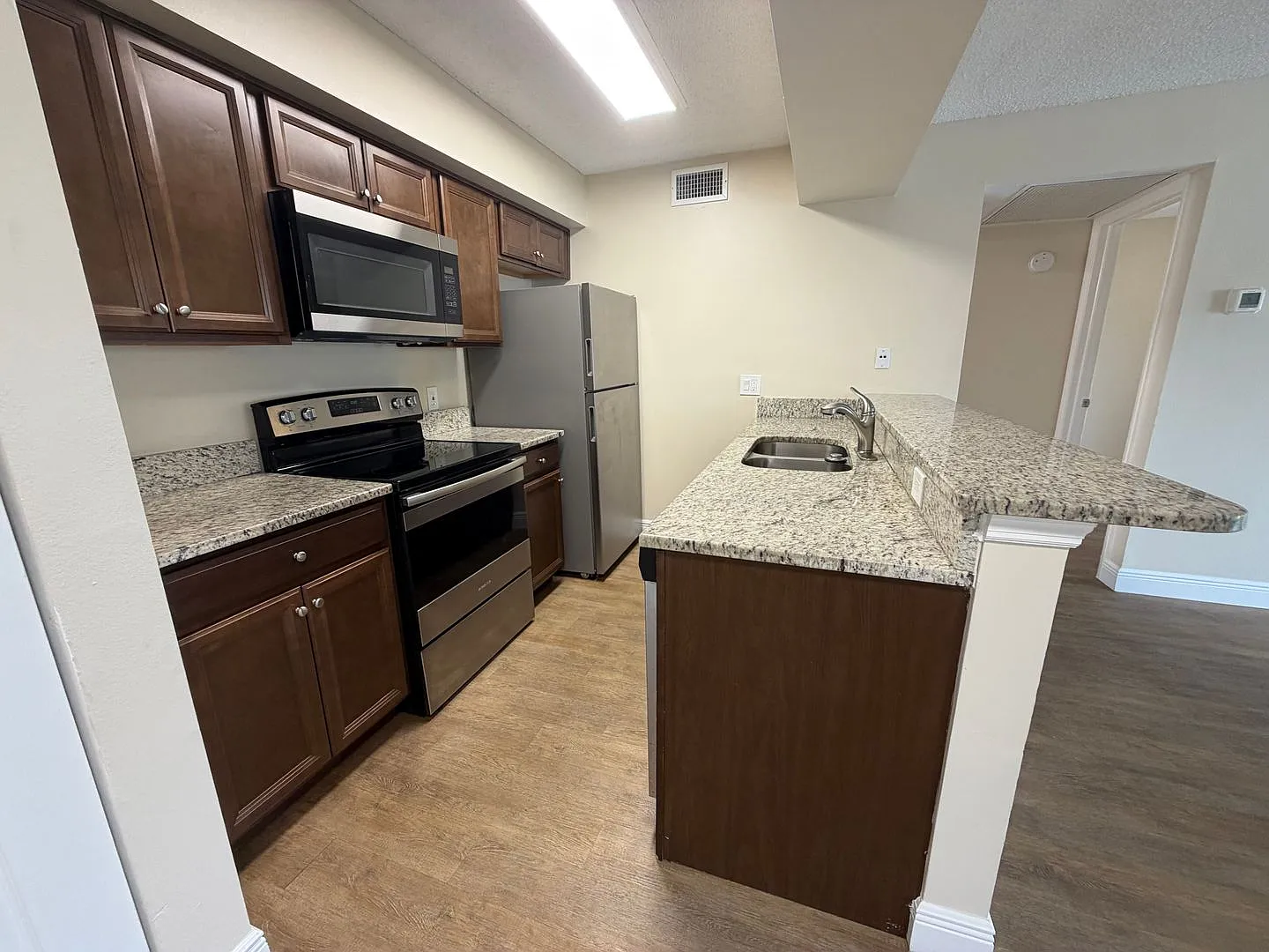 5321 Summerlin Rd — Photo 2