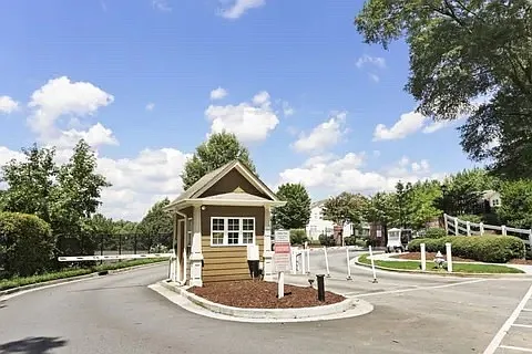 1557 Liberty Pkwy NW #B — Photo 17
