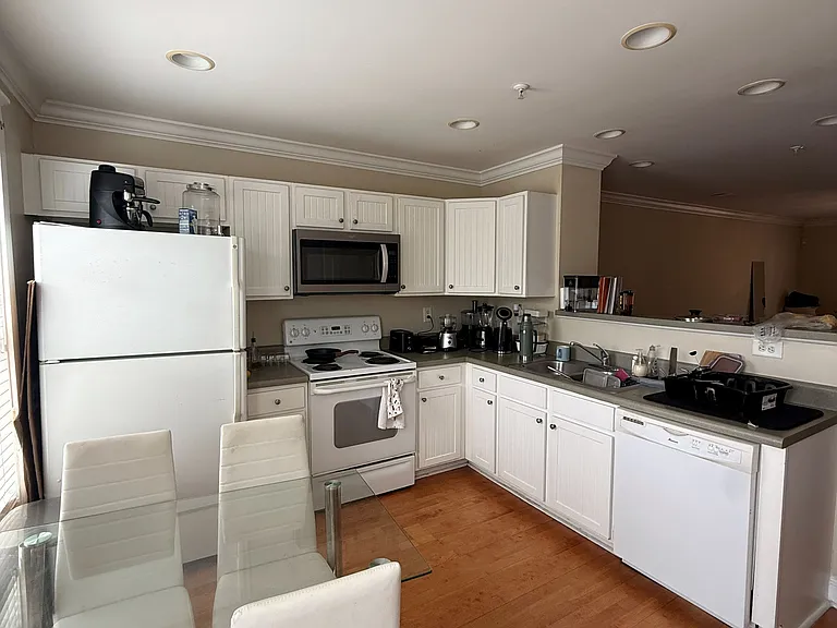 1035 Barnett Shoals Rd #223 — Photo 4