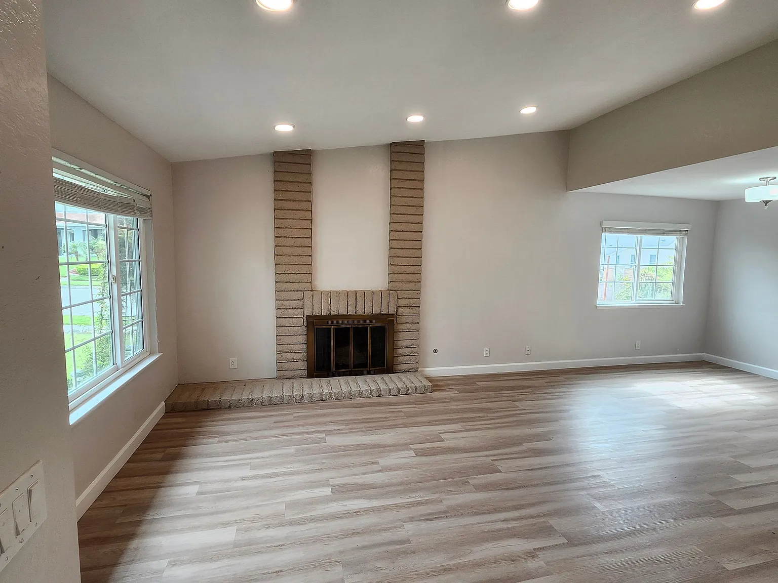 2 bed, 1000 sqft, $2,500 — Photo 4