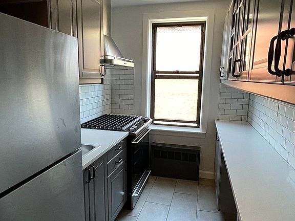 2nd image of 4141 51st St APT 6H