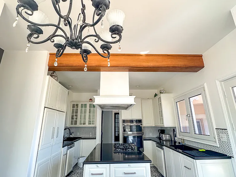 854 Miramonte Dr — Photo 13