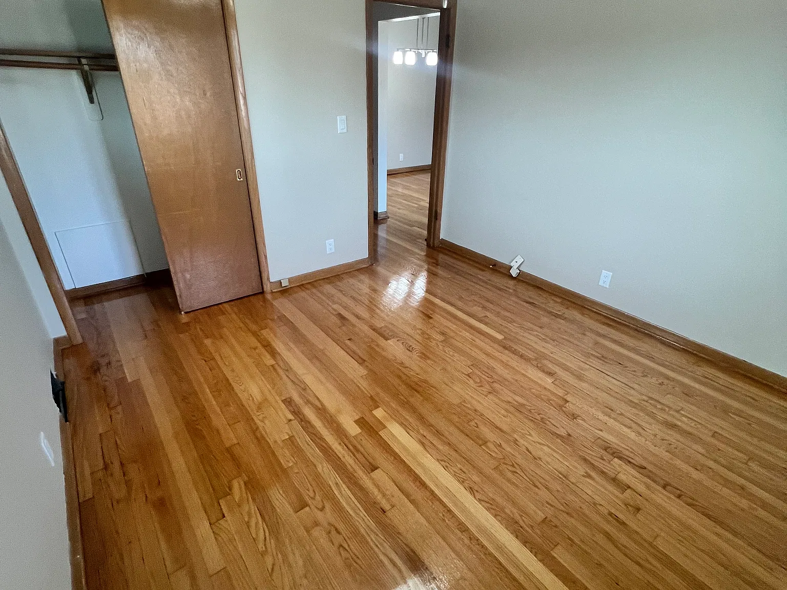 2 bed, 1000 sqft, $1,400 — Photo 4