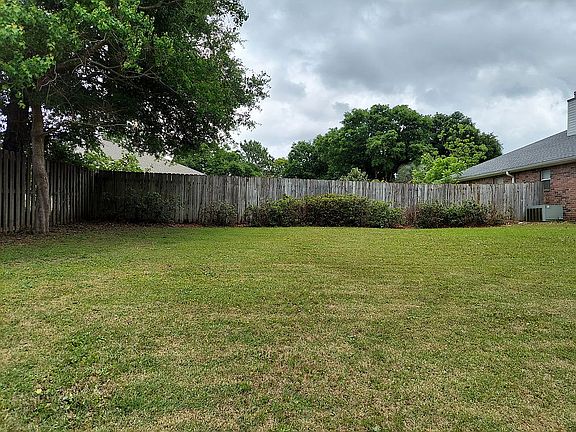 3rd image of 5867 Saratoga Dr