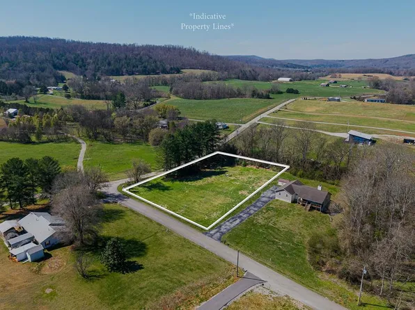 15 Hidden River Ave, Sparta, TN 38583