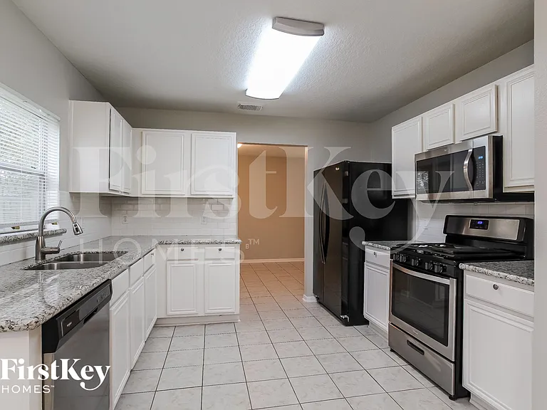 947 Leadenhall Cir — Photo 7