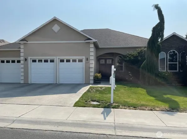 2109 S 75th Avenue, Yakima, WA 98903