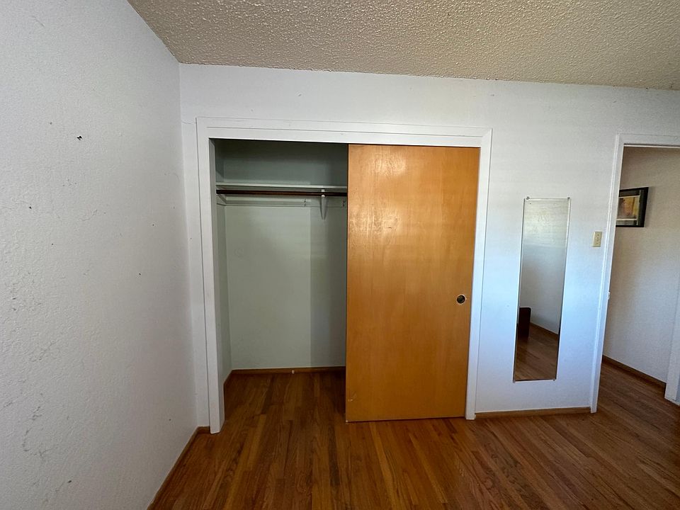 2nd image of 412 E 14th St