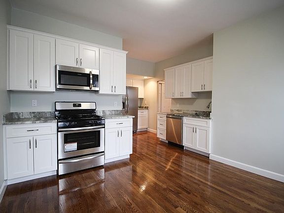 5th image of 37 Essex St #2