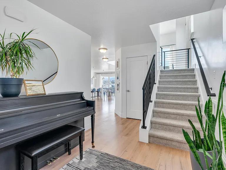 1557 W Stone Gate Dr — Photo 8