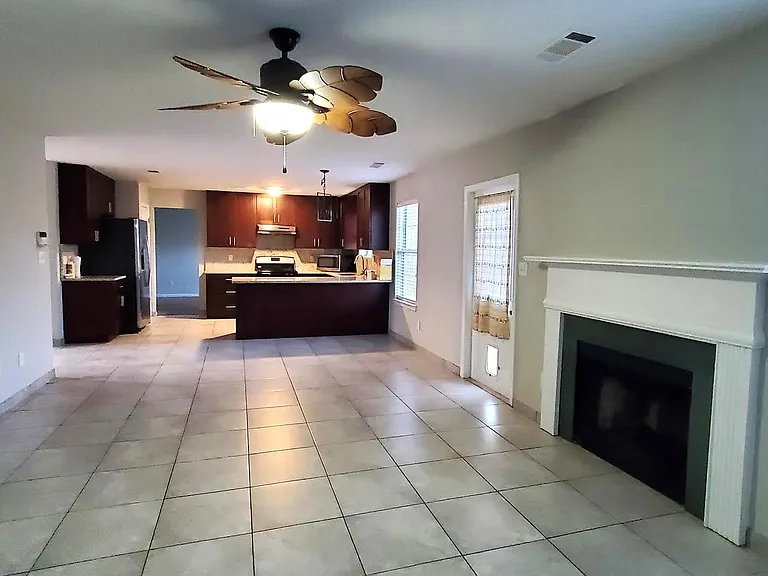 1294 Sydney Pond Cir — Photo 8
