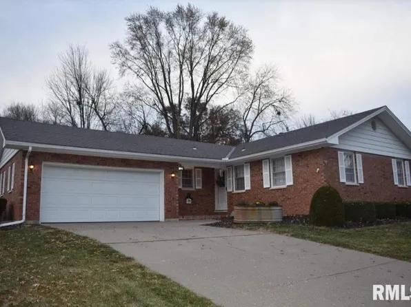 3911 Evergreen Dr N, Quincy, IL 62305