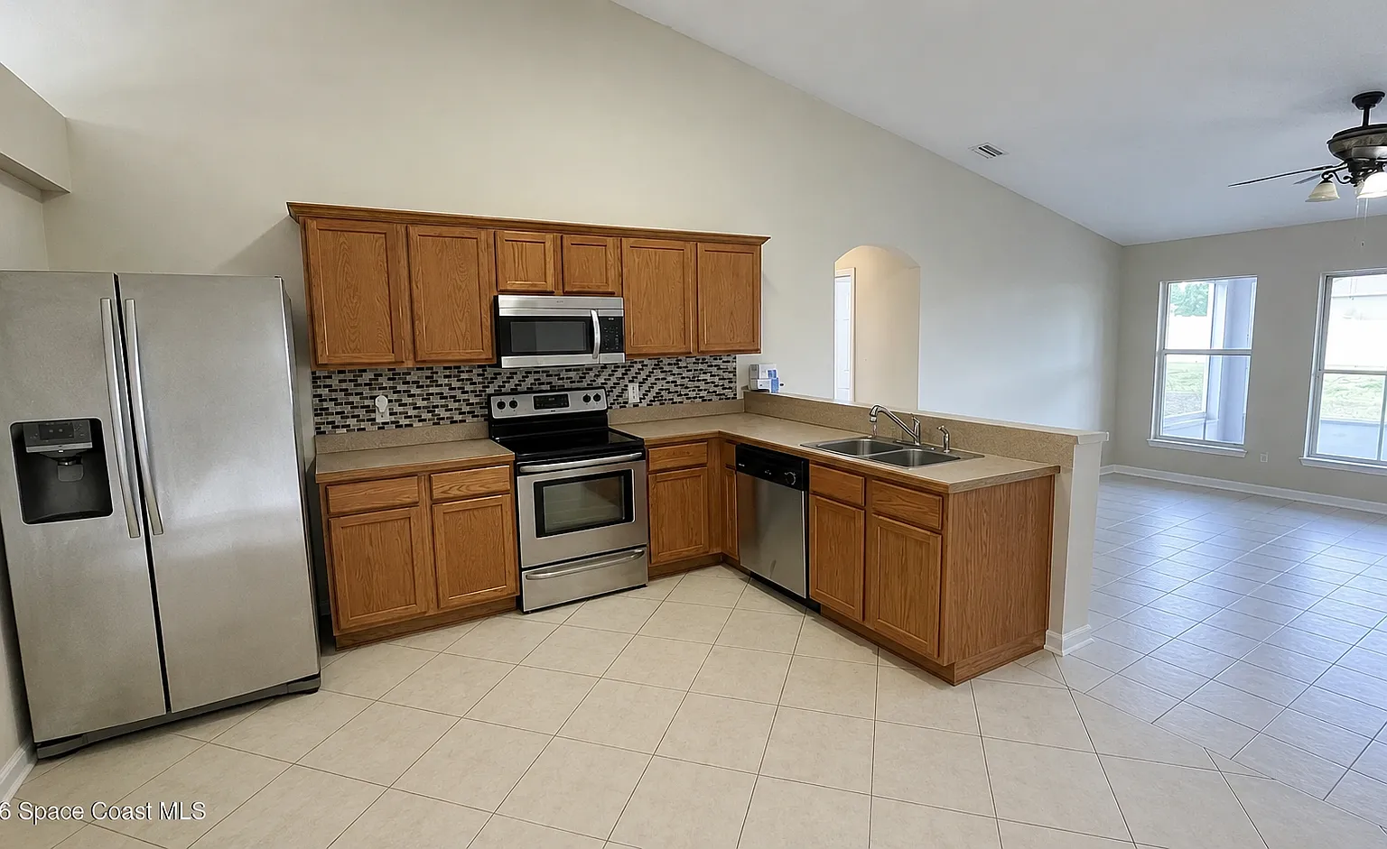 2 bed, 1000 sqft, $1,895 — Photo 2