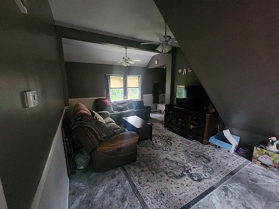 3rd image of 458 Richmond Blvd #B