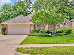 733 Mountain Ter, Hurst, TX 76053