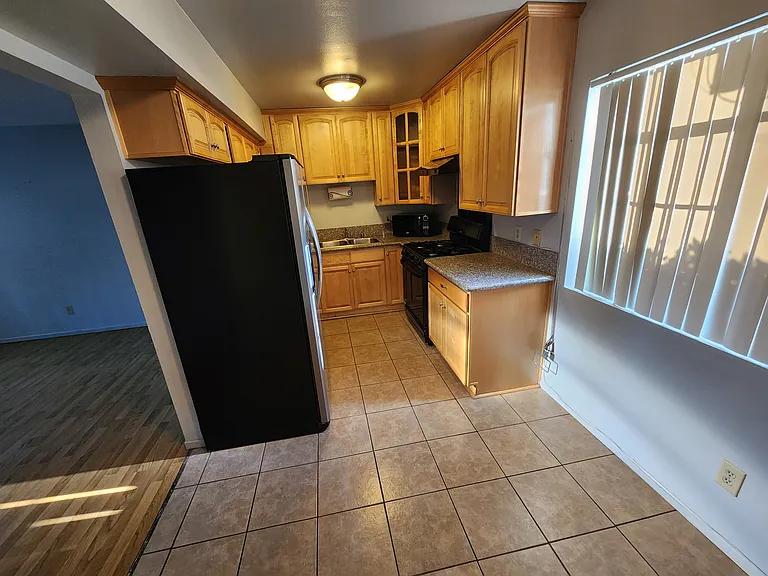 124 W Truslow Ave #4 — Photo 16