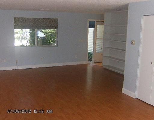 2nd image of 1014 Williamsburg Cir