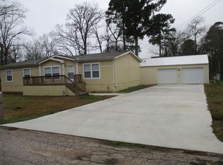 178 Commanche Dr, Onalaska, TX 77360