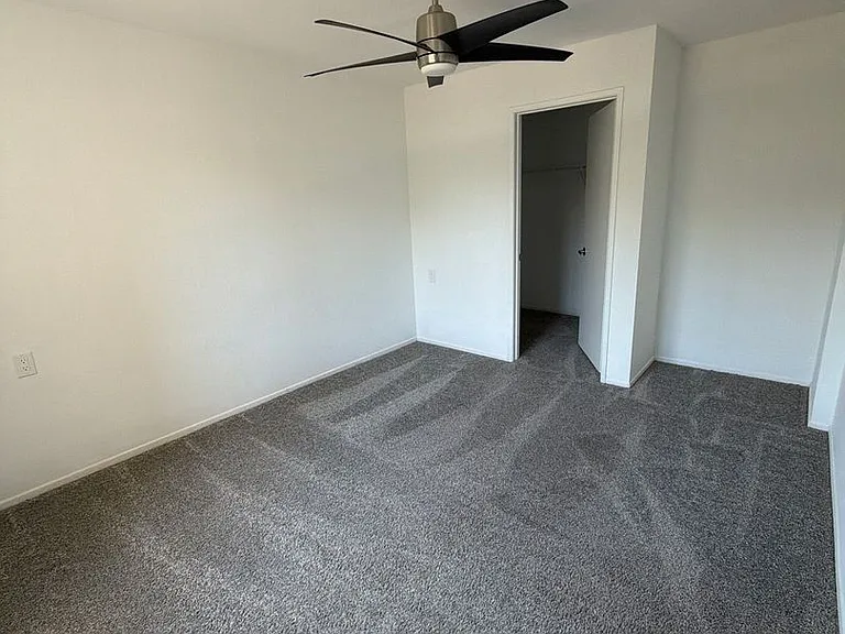 Hawaiian Terrace Apartments — Photo 3