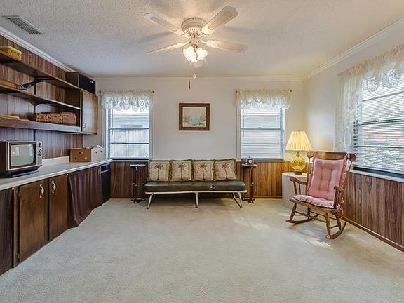 5th image of 1705 Les Ct