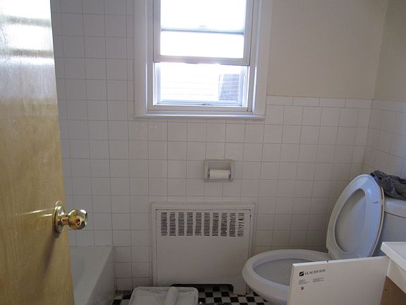 5th image of 16219 76th Avenue # Fl 2nd