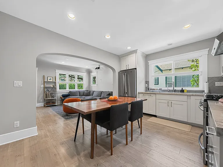 436 Riverdale Dr — Photo 5