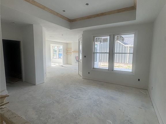 5th image of 4056 Lakeside Club Dr