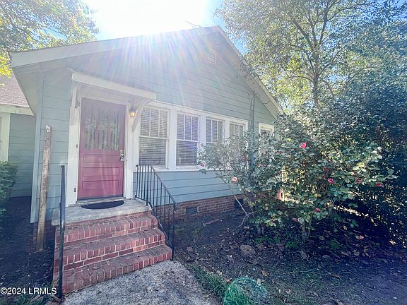 4th image of 329 Main Street