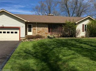 235 E Pioneer Trl, Aurora, OH 44202