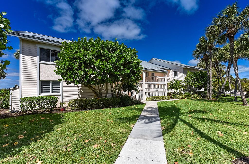 5811 NE Gulfstream Way APT 4002 - Property Image