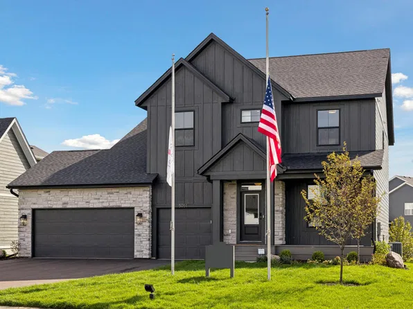 5051 Airlake Dr, Woodbury, MN 55129