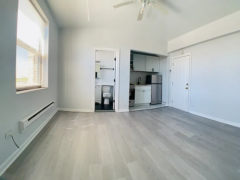 ANGELUS APARTMENTS — Photo 21