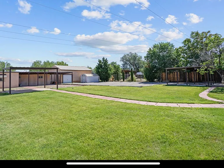 707 Calle Del Pajarito NW — Photo 2