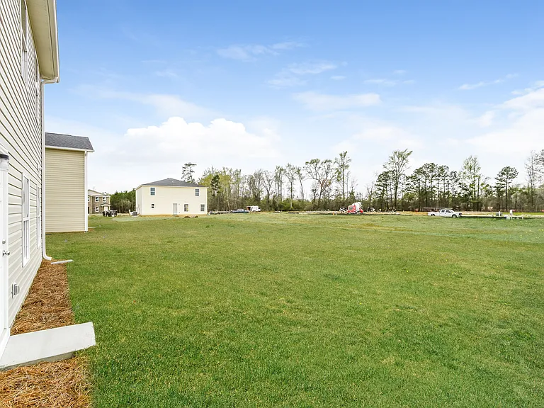 4033 Lake Russell Dr — Photo 15
