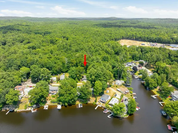4 Essex St, Holland, MA 01521