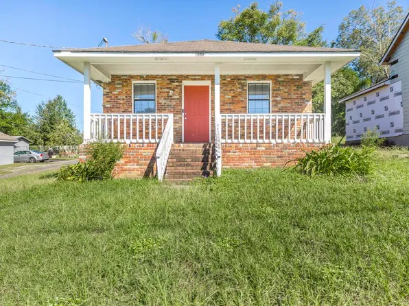 1058 Woolfolk St, Macon, GA 31217
