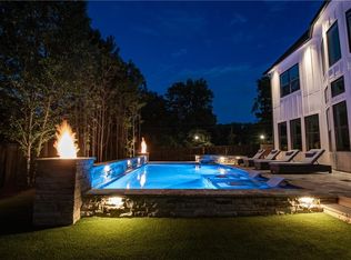 100 Chateau Pl, Woodstock, GA 30188