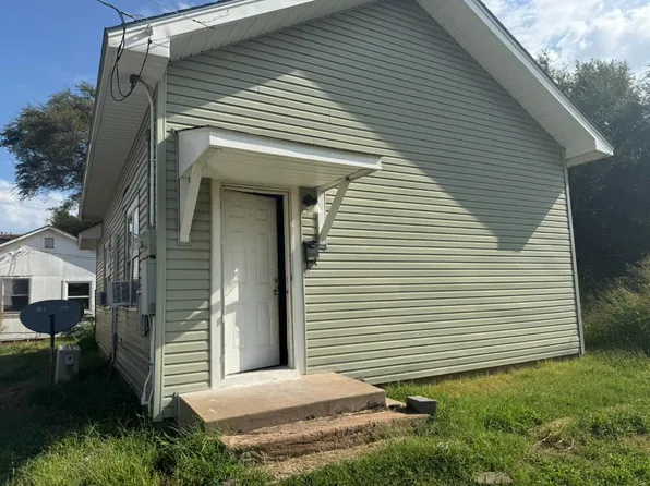 207 1/2 College St #A, Alva, OK 73717