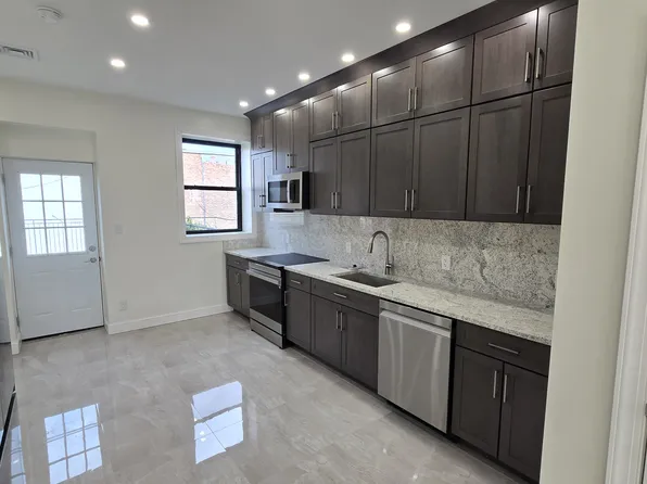 72 Van Dyke Street image 16 of 17