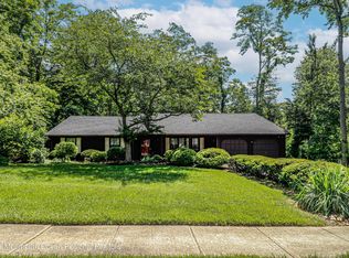 6 Charmer Ct, Middletown, NJ 07748