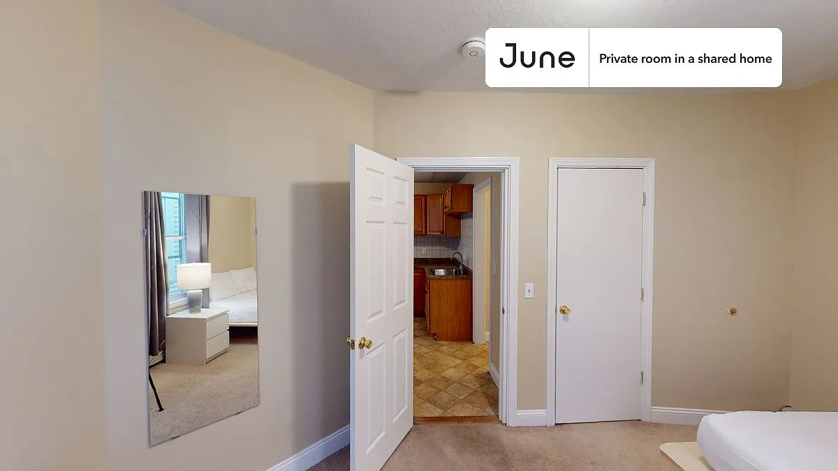 Full bedroom in 3 bed/1 bath home in Central Square (Cambridge) #1298 A — Photo 3