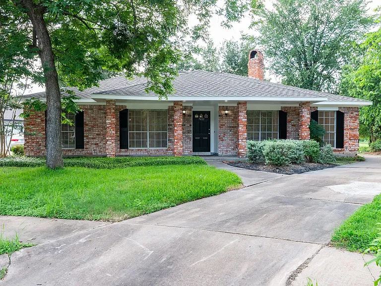 7403 Tall Pines Dr — Photo 1